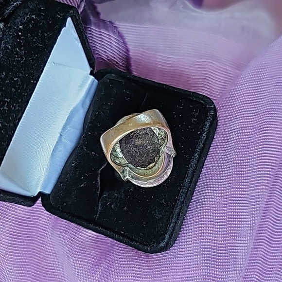 Ring - Picture 4 of 5